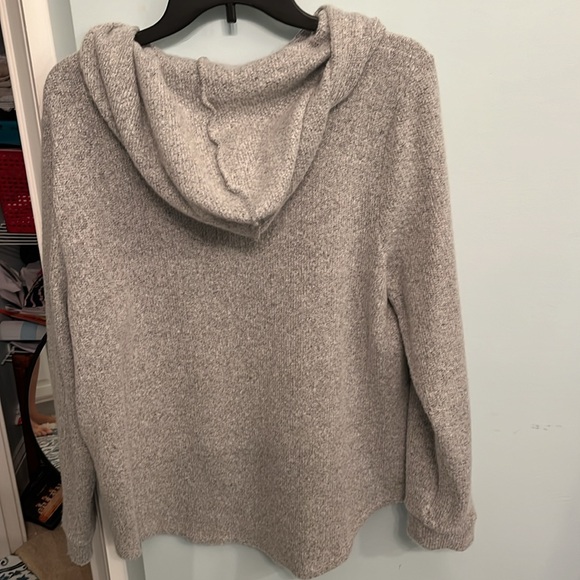 Loft Grey Sweater Size Large - Picture 3 of 3